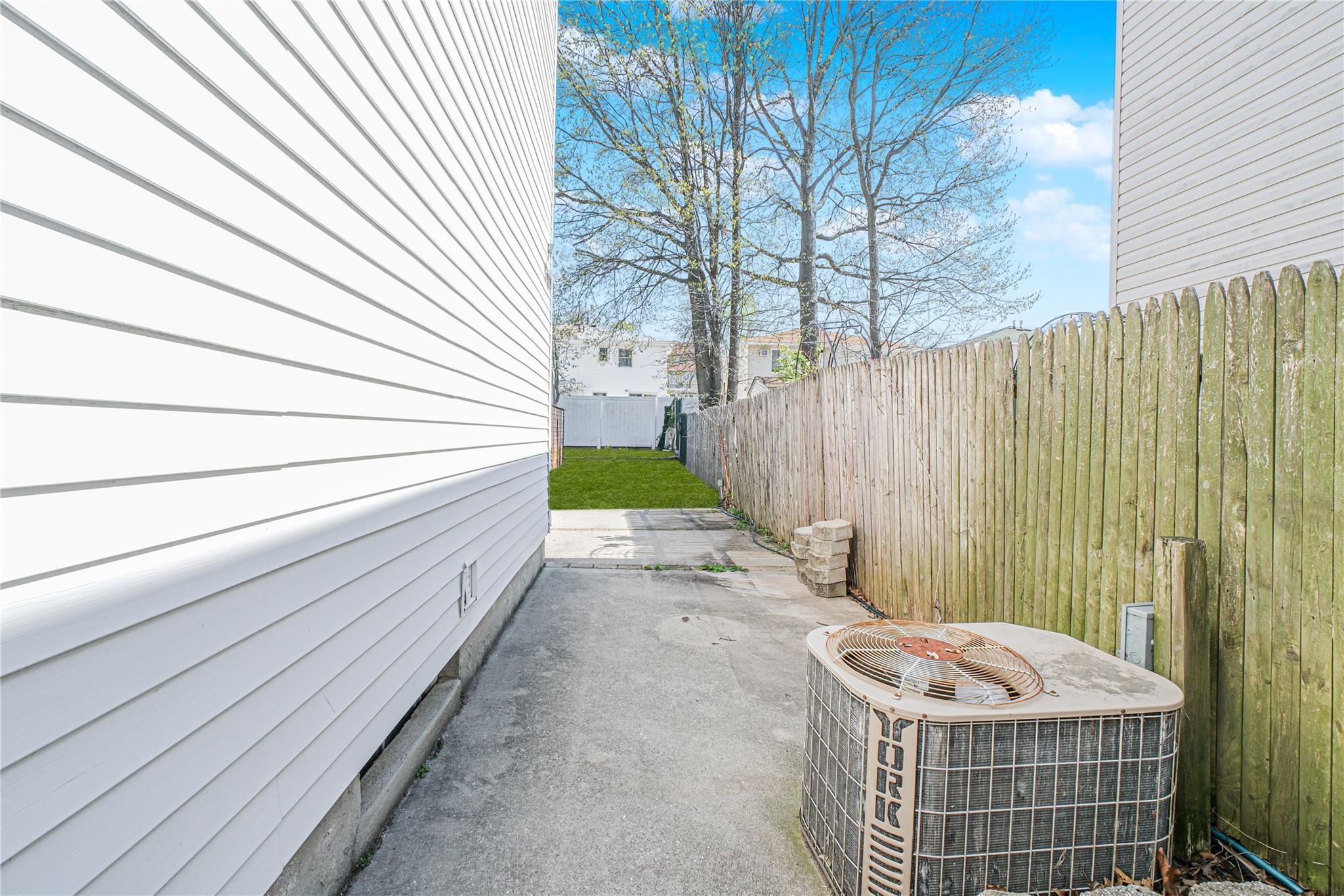 83 Vincent Ave Ave, Staten Island, New York image 11