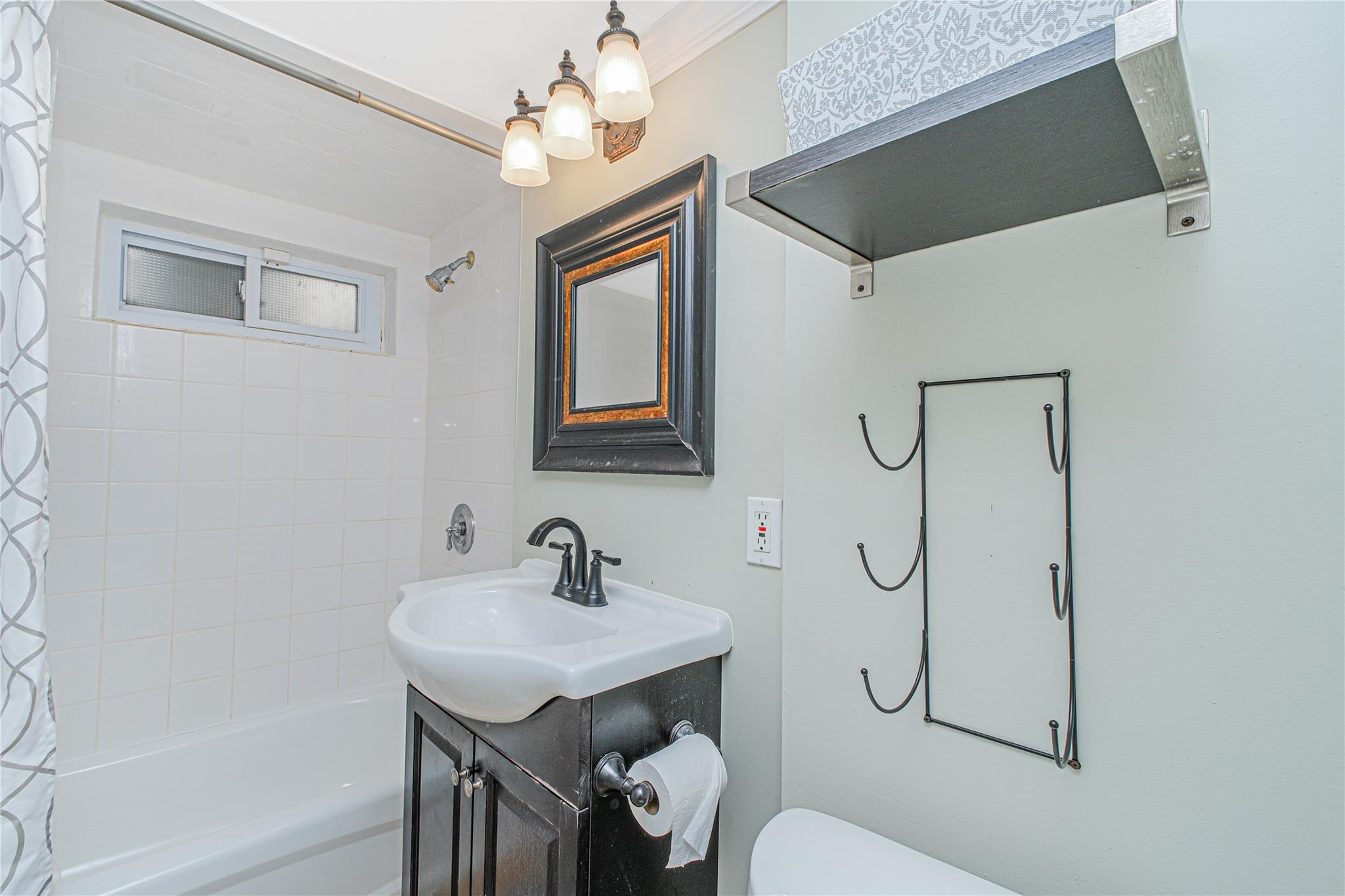 83 Vincent Ave Ave, Staten Island, New York image 3