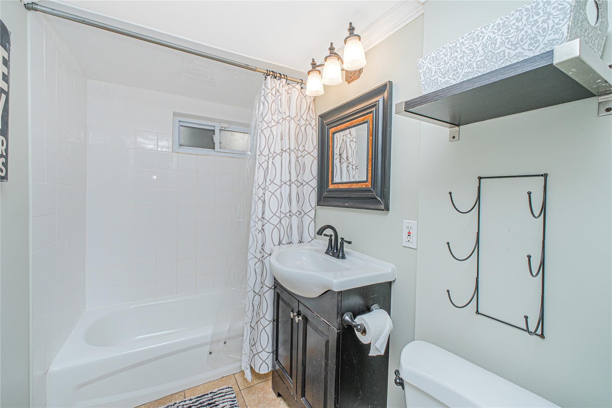 83 Vincent Ave Ave, Staten Island, New York image 35