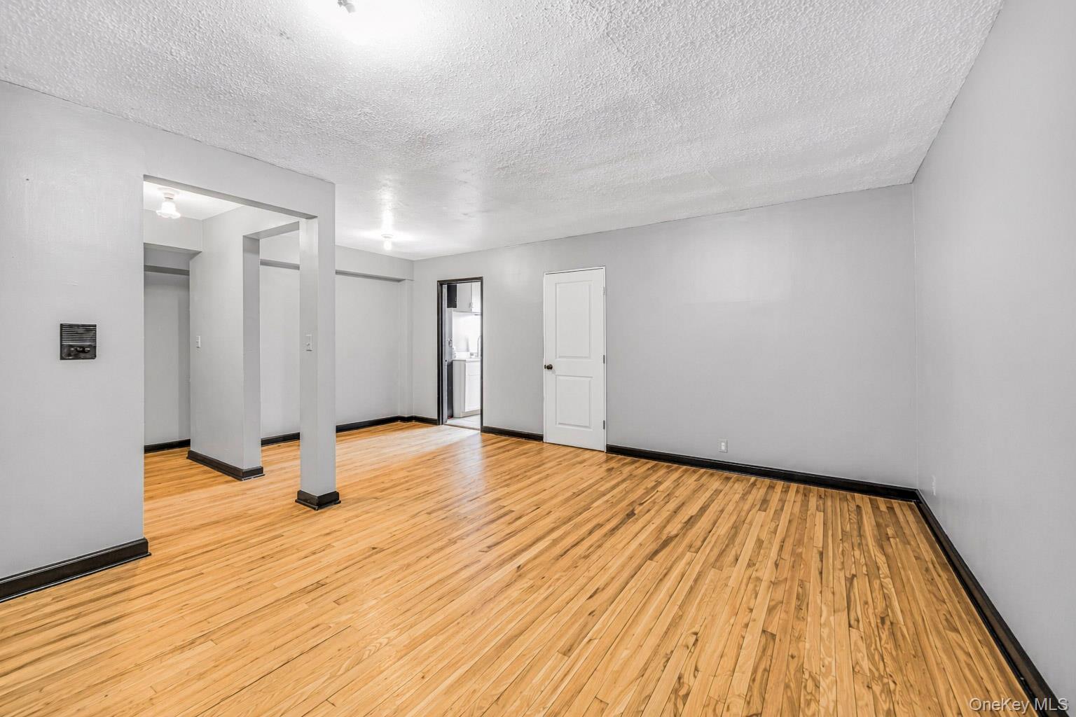 150 Ravine Avenue 3B