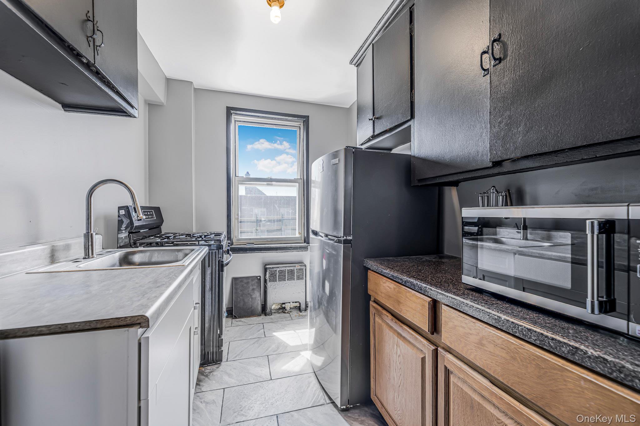 150 Ravine Avenue 3B