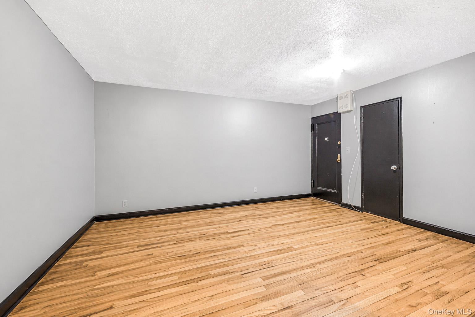 150 Ravine Avenue 3B