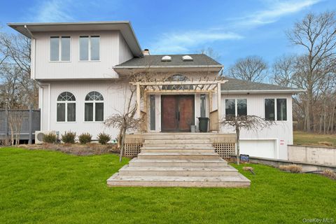 35 Bay Avenue W Hampton Bays NY 11946