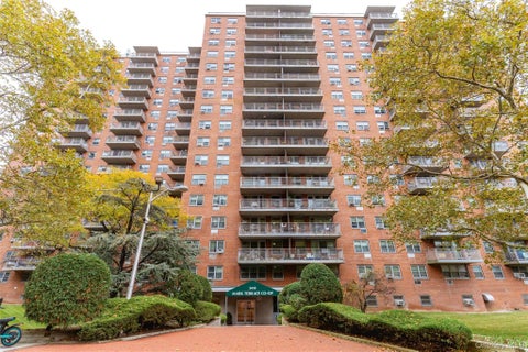 Homes For Sale - 3410 De Reimer Avenue #7F<br/> Bronx, NY 10475