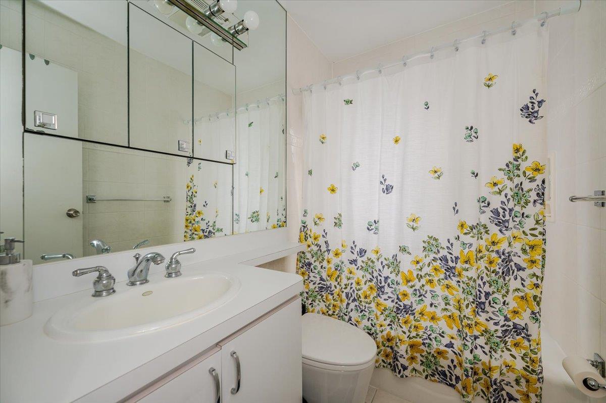 17 Firethorne Lane, Valley Stream, Florida image 11
