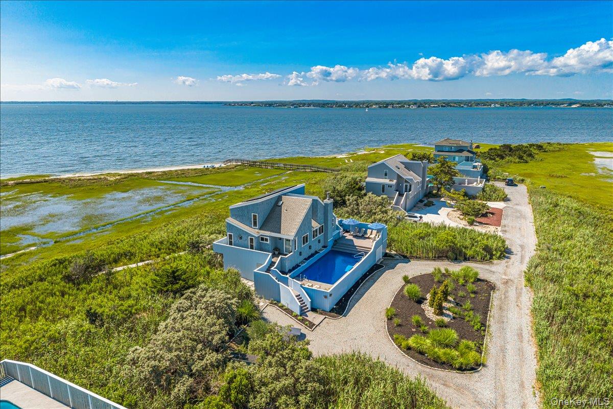 556 Dune Road