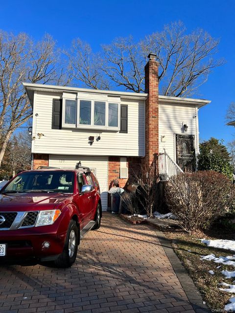 Homes For Sale - 120 Lockwood Avenue<br/> Huntington, NY 11746