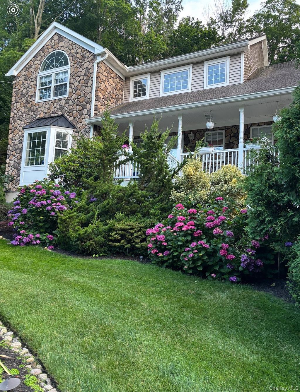 Photo of 6 Sandy Hollow Road, Centerport, NY 11721 (MLS # 955025)