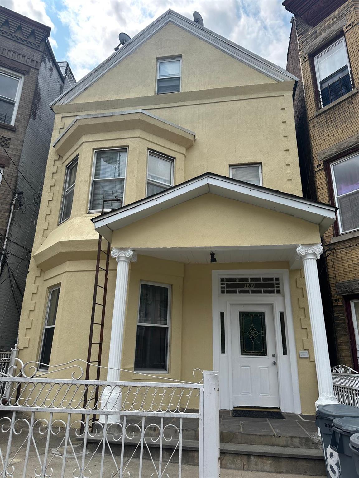 187 Buena Vista Avenue 1