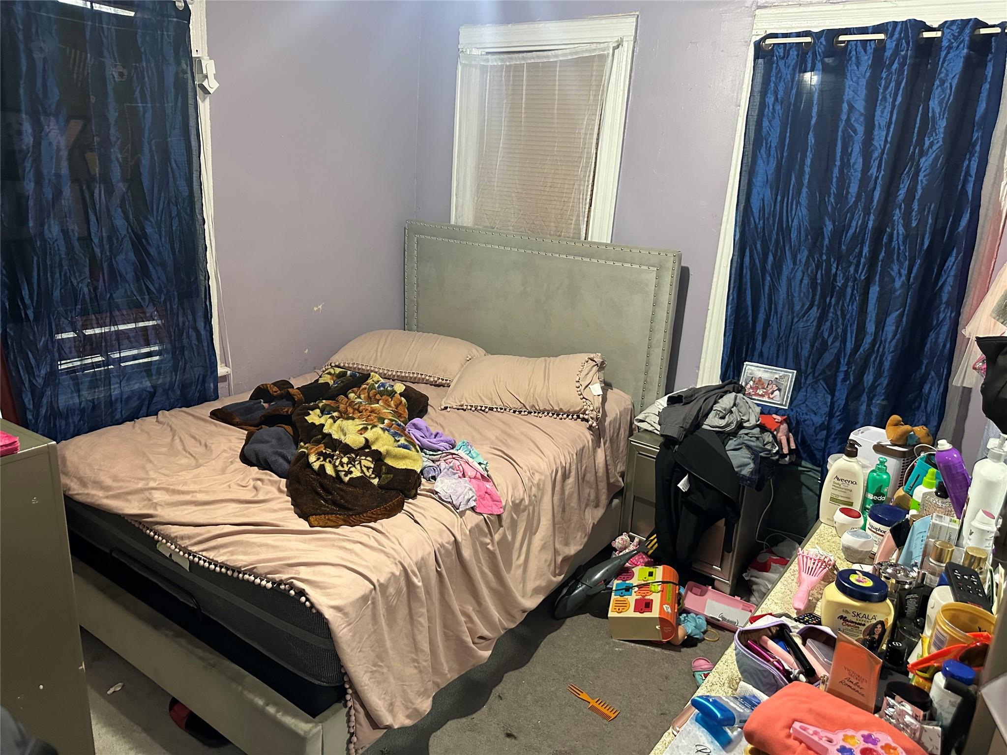 Property for Sale at Buena Vista Avenue 1, Yonkers, New York - Bedrooms: 9 
Bathrooms: 4 
Rooms: 13  - $1,050,000