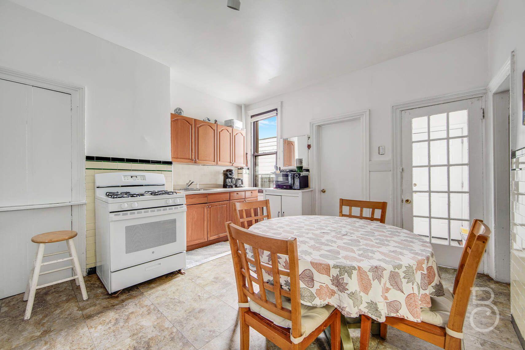 36-15 10th Street, Astoria, New York image 3