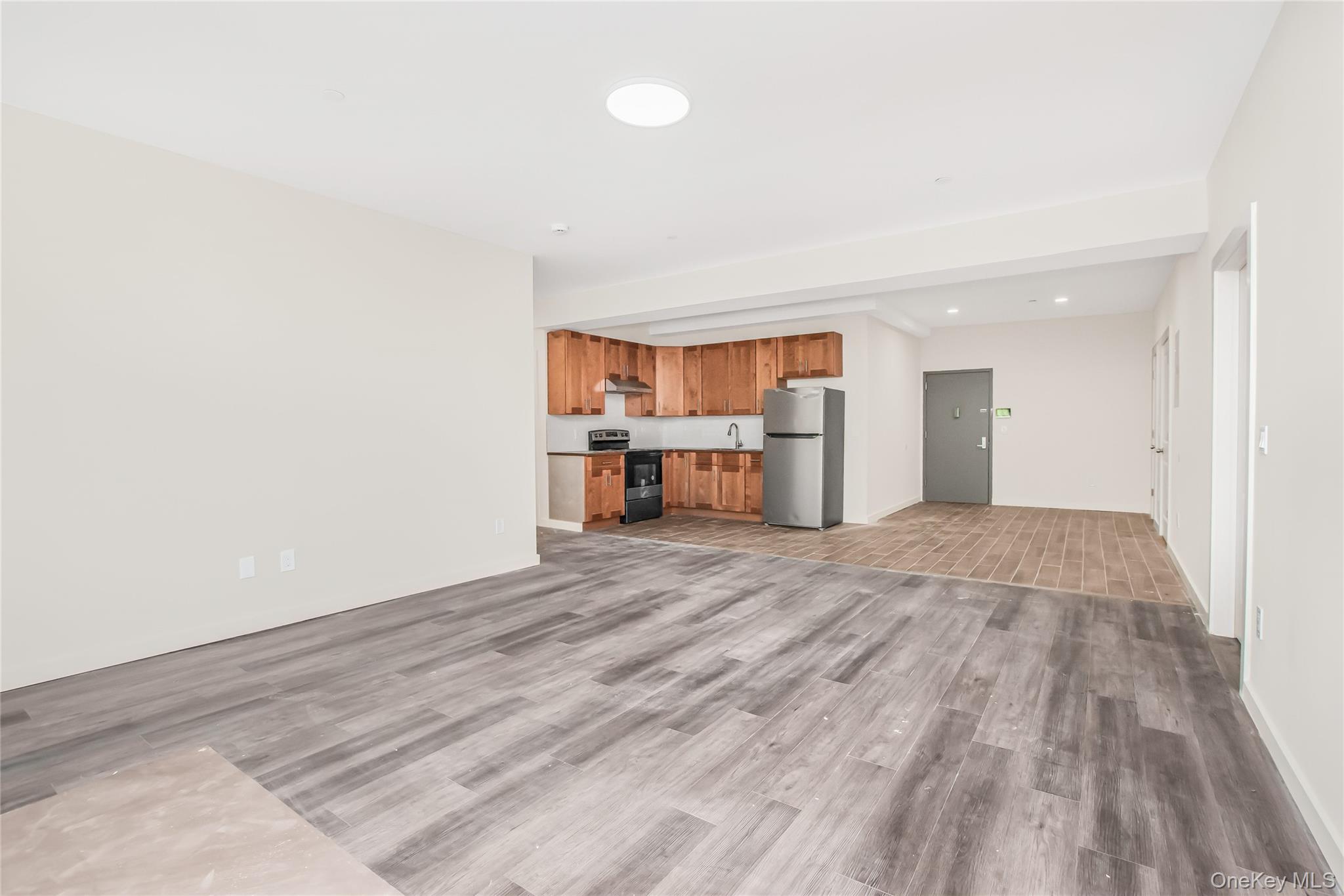 409 Warburton Avenue 1C