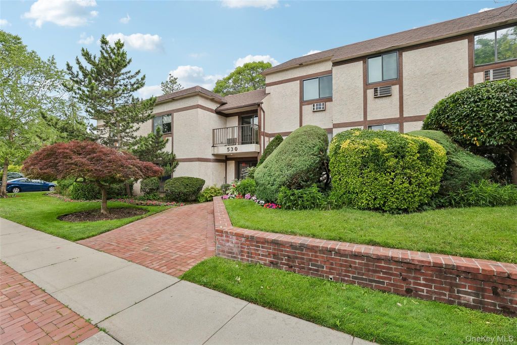 Photo of 530 Hudson Avenue, Cedarhurst, NY 11516 (MLS # 1018423)