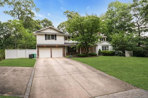 Photo of 48 Colby Drive, Dix Hills, NY 11746 (MLS # 1029331)