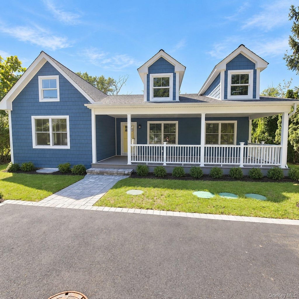 Photo of 5 Lane G, Huntington, NY 11743 (MLS # 1051108)
