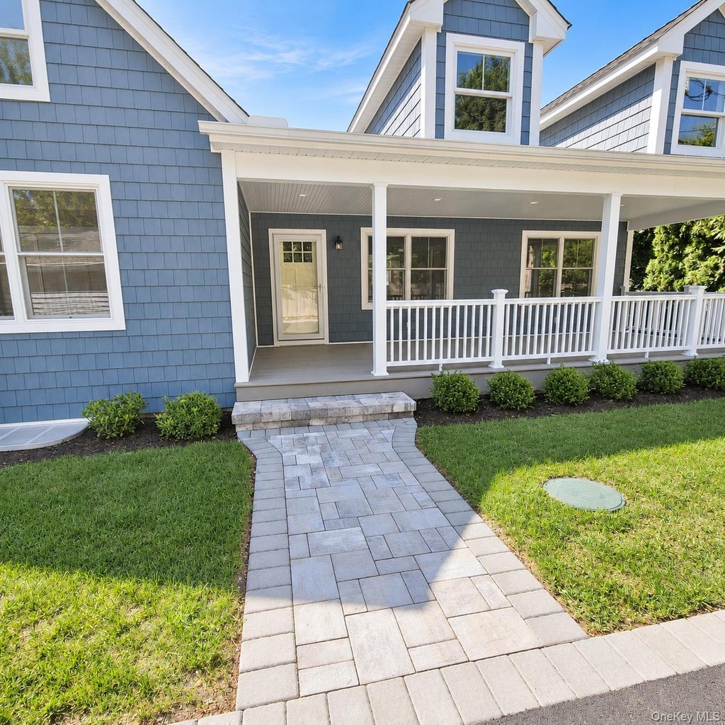 Photo of 5 Lane G, Huntington, NY 11743 (MLS # 1051108)