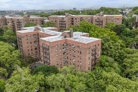 62-15 53rd Avenue Unit LGD, Maspeth, NY 11378 - #: 857279