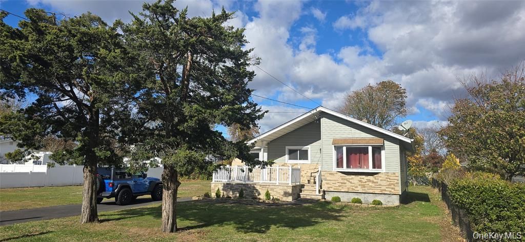 Photo of 19 Kent Drive, Shirley, NY 11967 (MLS # 961592)