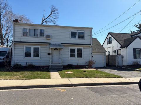 Homes For Sale - 18 Myers Avenue<br/> Hicksville, NY 11801