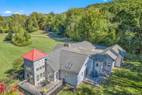 Photo of 160 Starbarrack Road, Red Hook, NY 12571 (MLS # 919758)