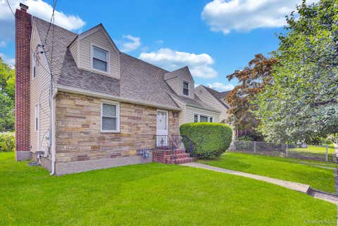 Homes For Rent - 28 N 12th Street<br/> Nassau County, New Hyde Park, NY 11040