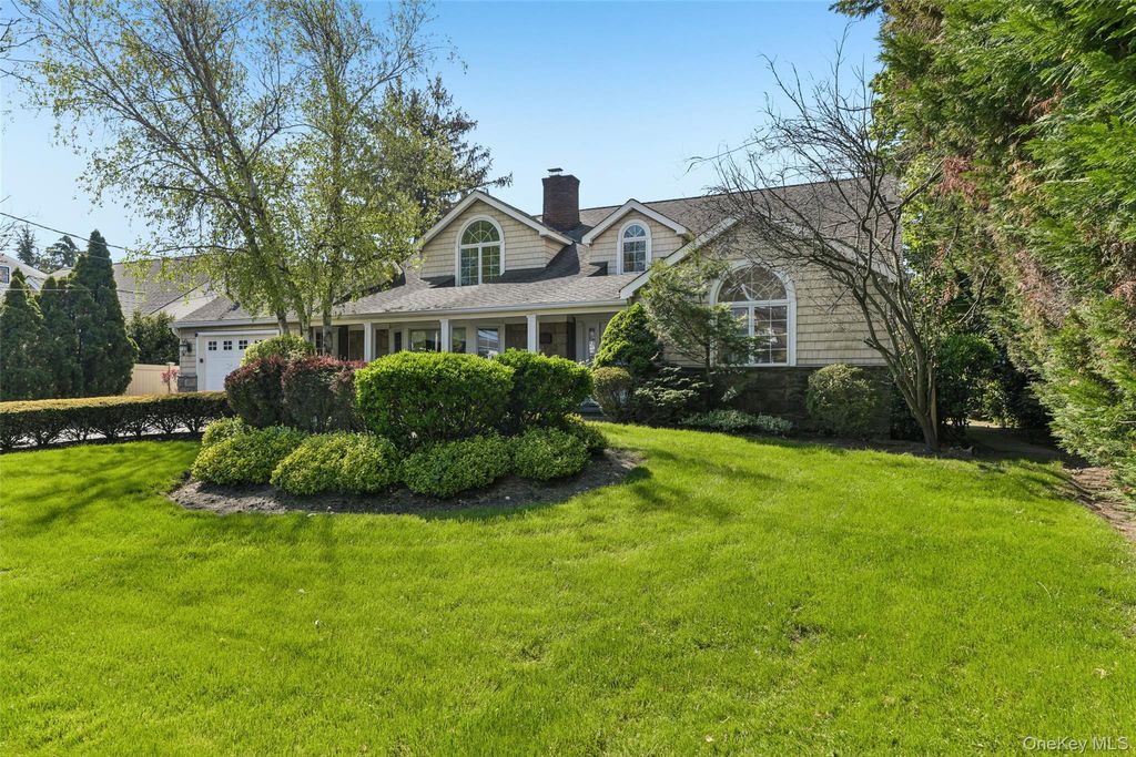 Photo of 111 Palmyra Avenue, Woodmere, NY 11598 (MLS # 994317)