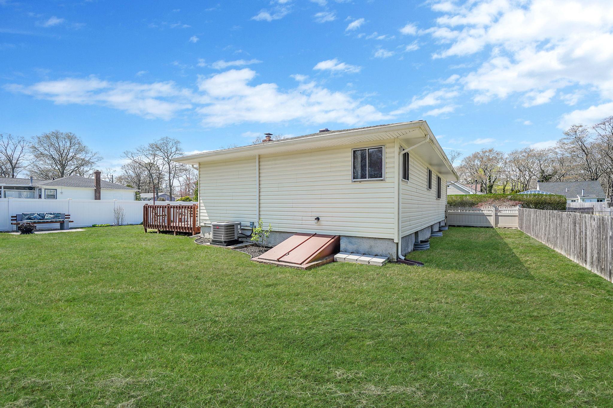89 Alder Drive, Mastic Beach, New York image 8