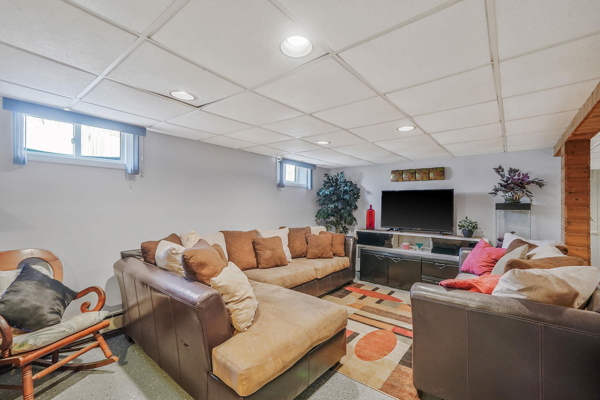 89 Alder Drive, Mastic Beach, New York image 27