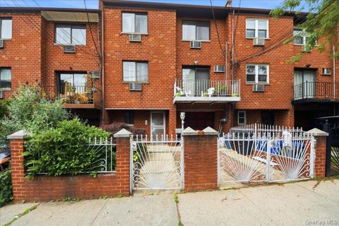 Apartment For Rent - 2975 Edson Avenue<br/> Bronx County, Bronx, NY 10469