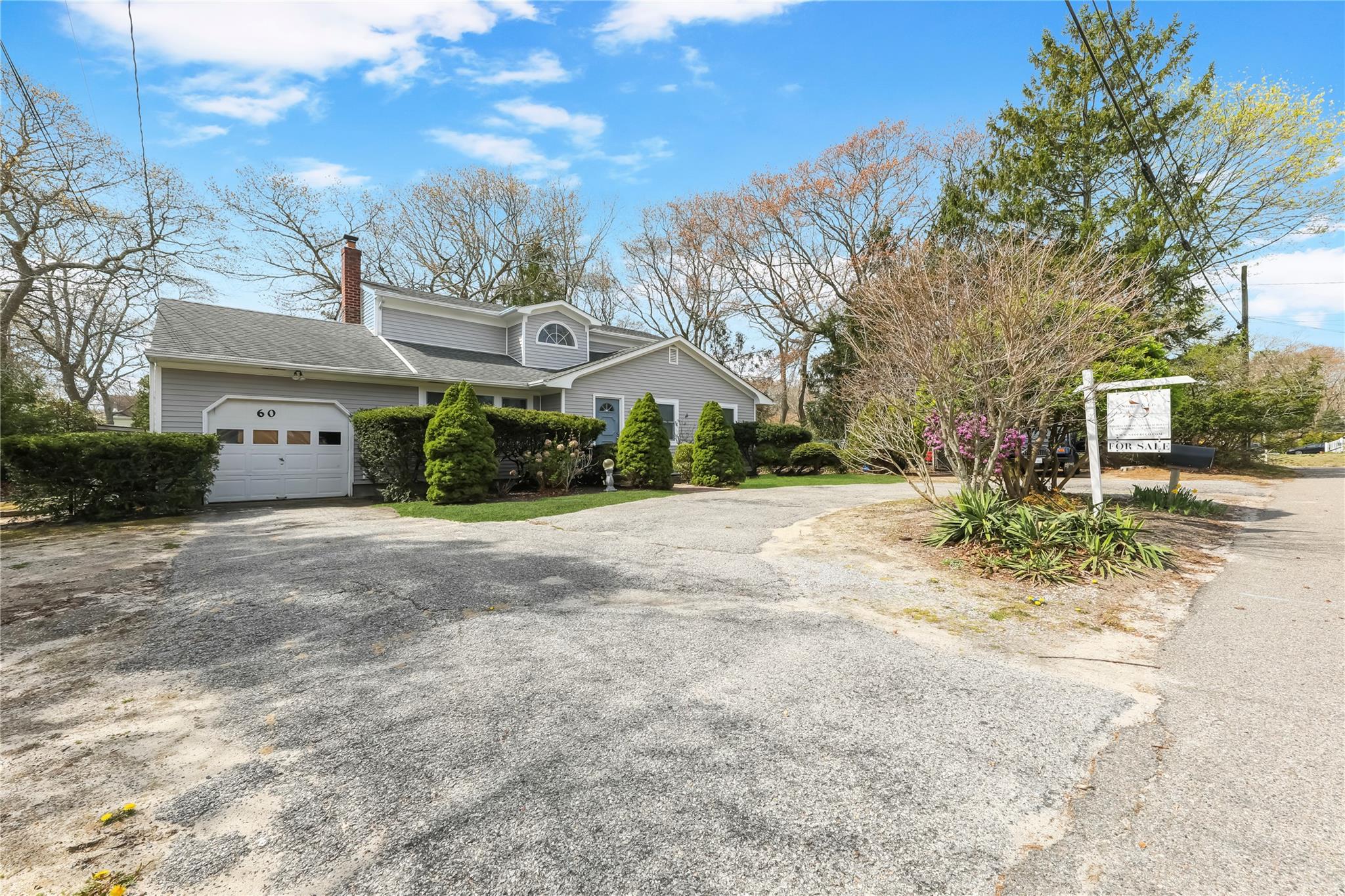 60 School Street, Hampton Bays, New York image 2