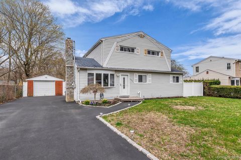 Homes For Sale - 1520 N Thompson Drive<br/> Bay Shore, NY 11706
