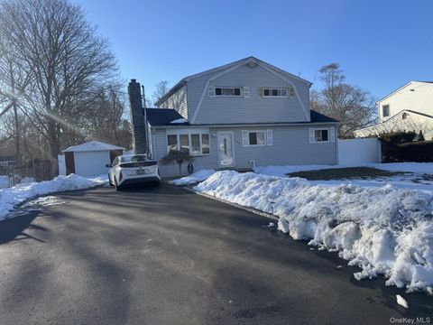 1520 N Thompson Drive Bay Shore NY 11706