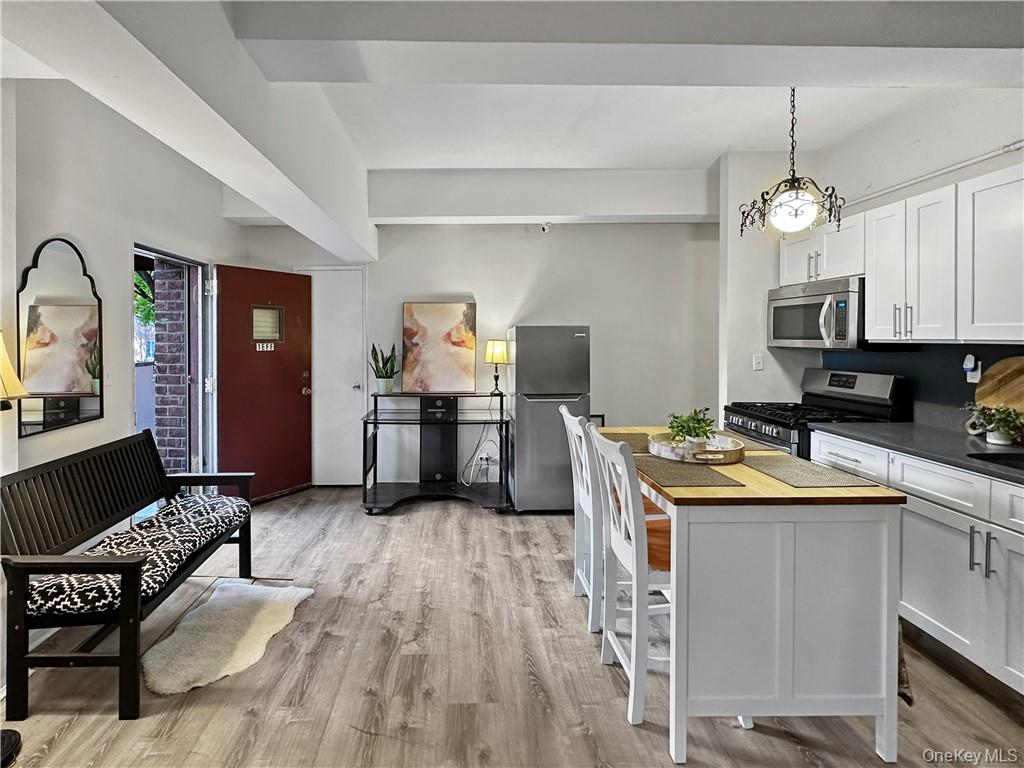 10 Franklin Avenue 1EFF