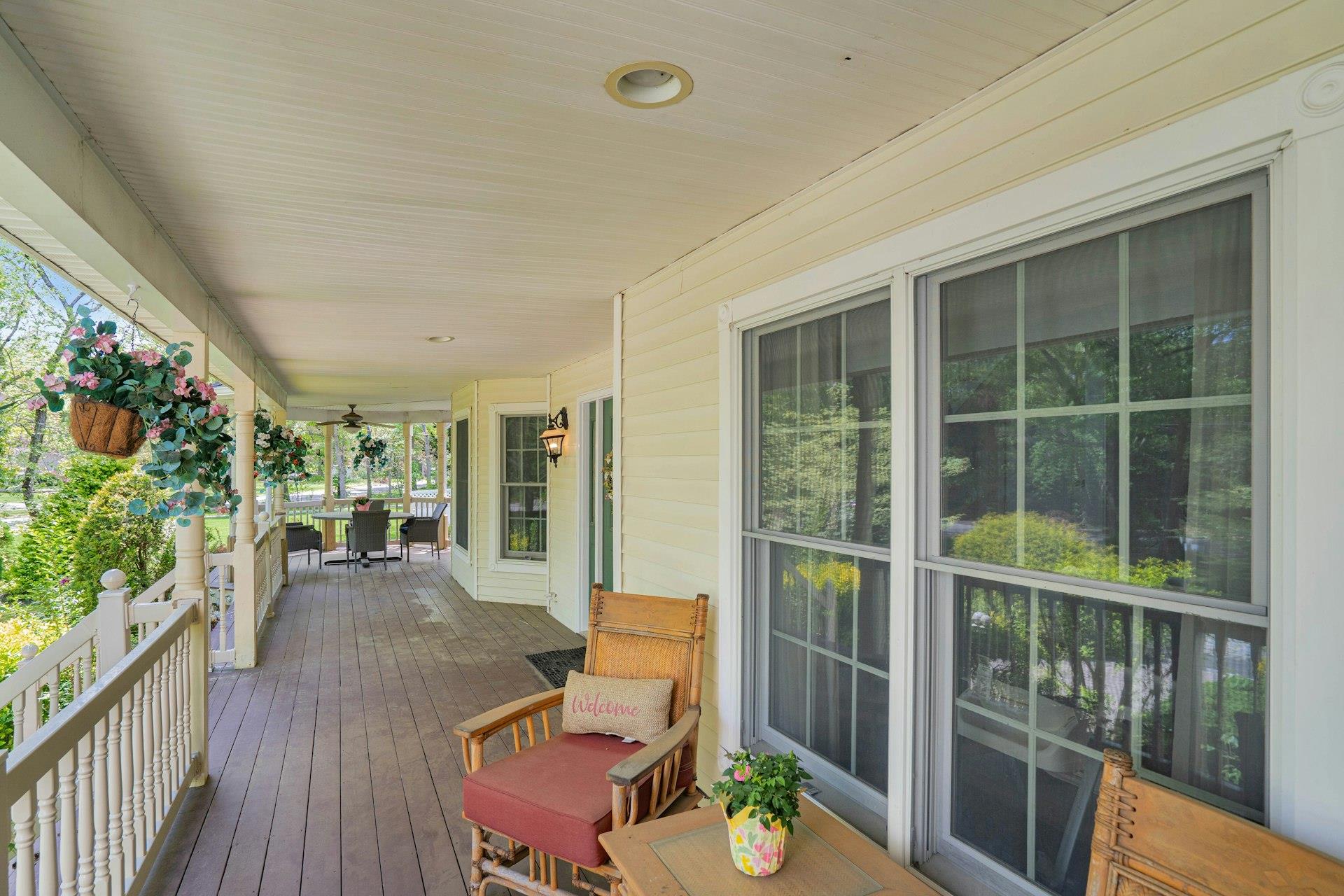 255 Seneca Avenue, Dix Hills, New York image 5