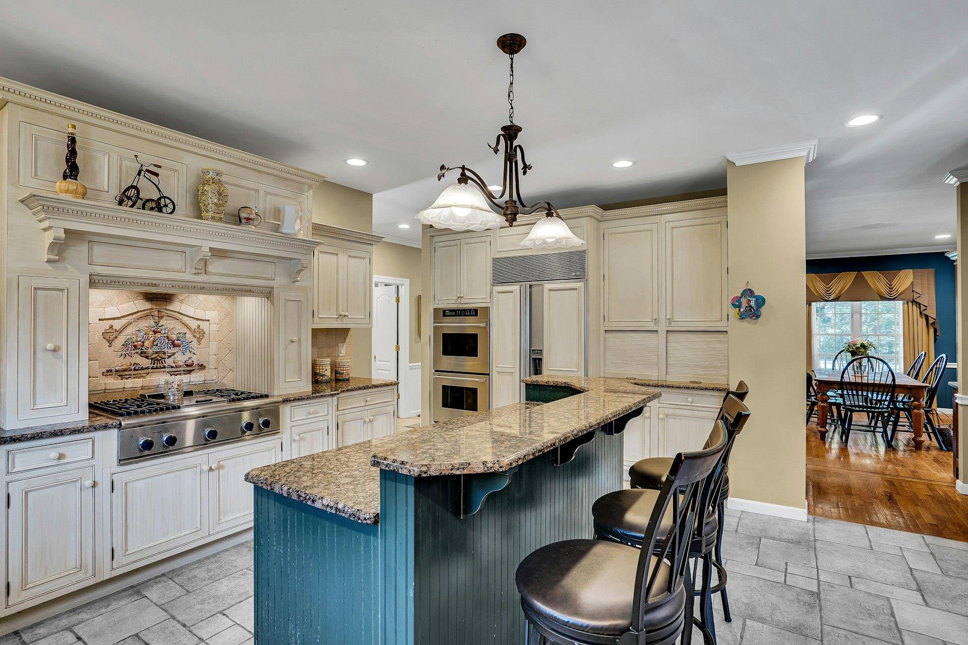 255 Seneca Avenue, Dix Hills, New York image 21