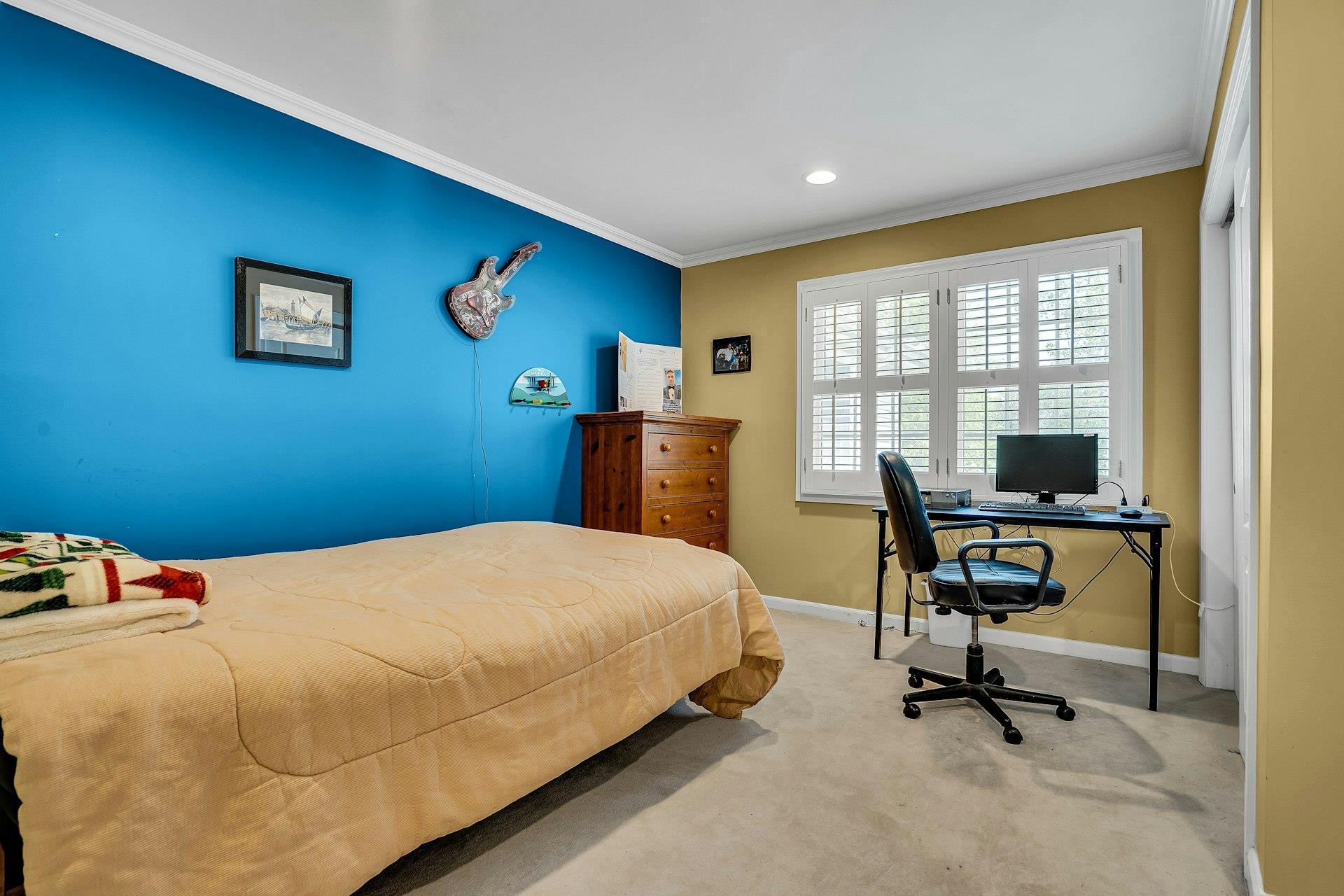 255 Seneca Avenue, Dix Hills, New York image 30