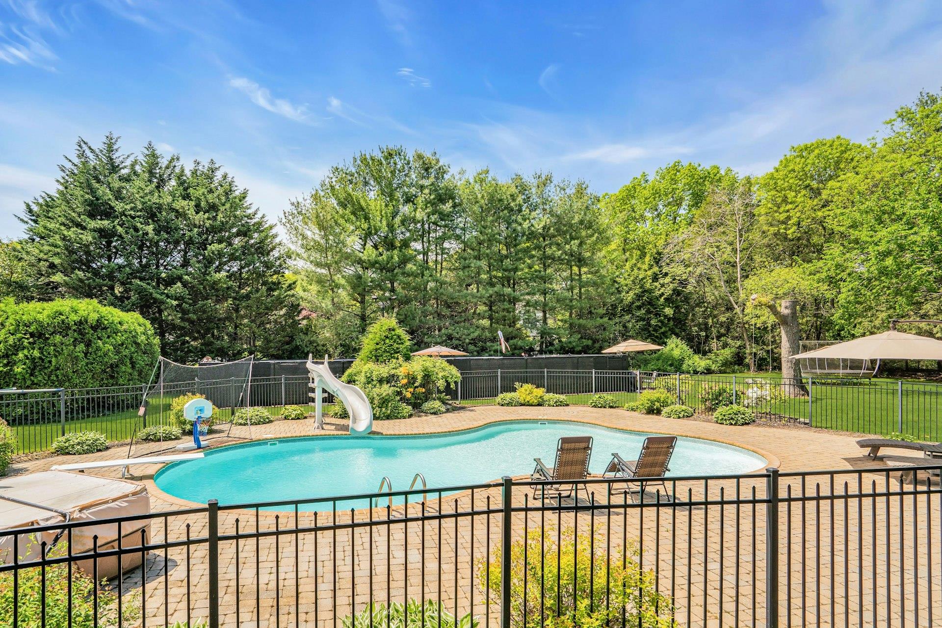255 Seneca Avenue, Dix Hills, New York image 41