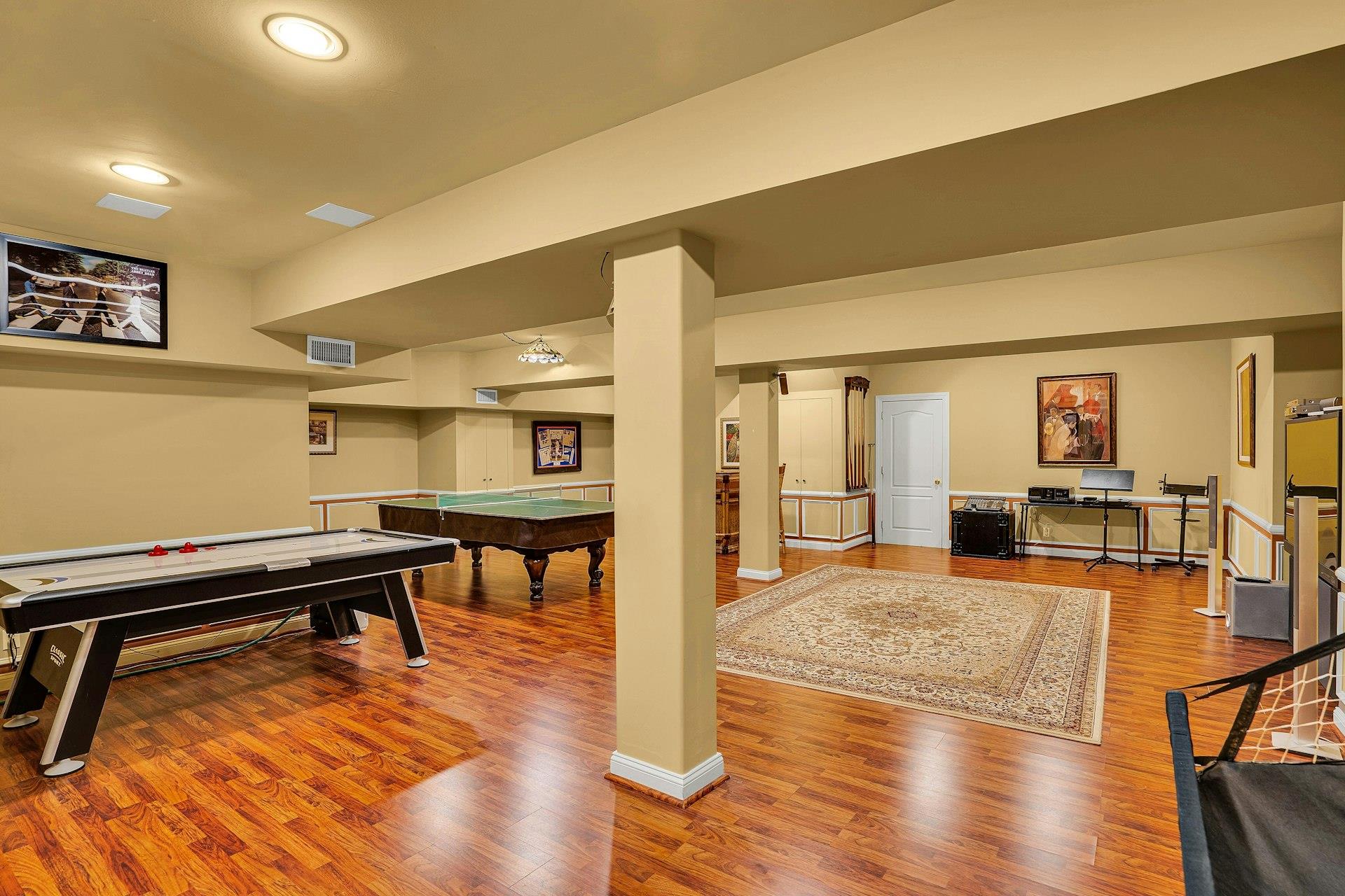 255 Seneca Avenue, Dix Hills, New York image 35