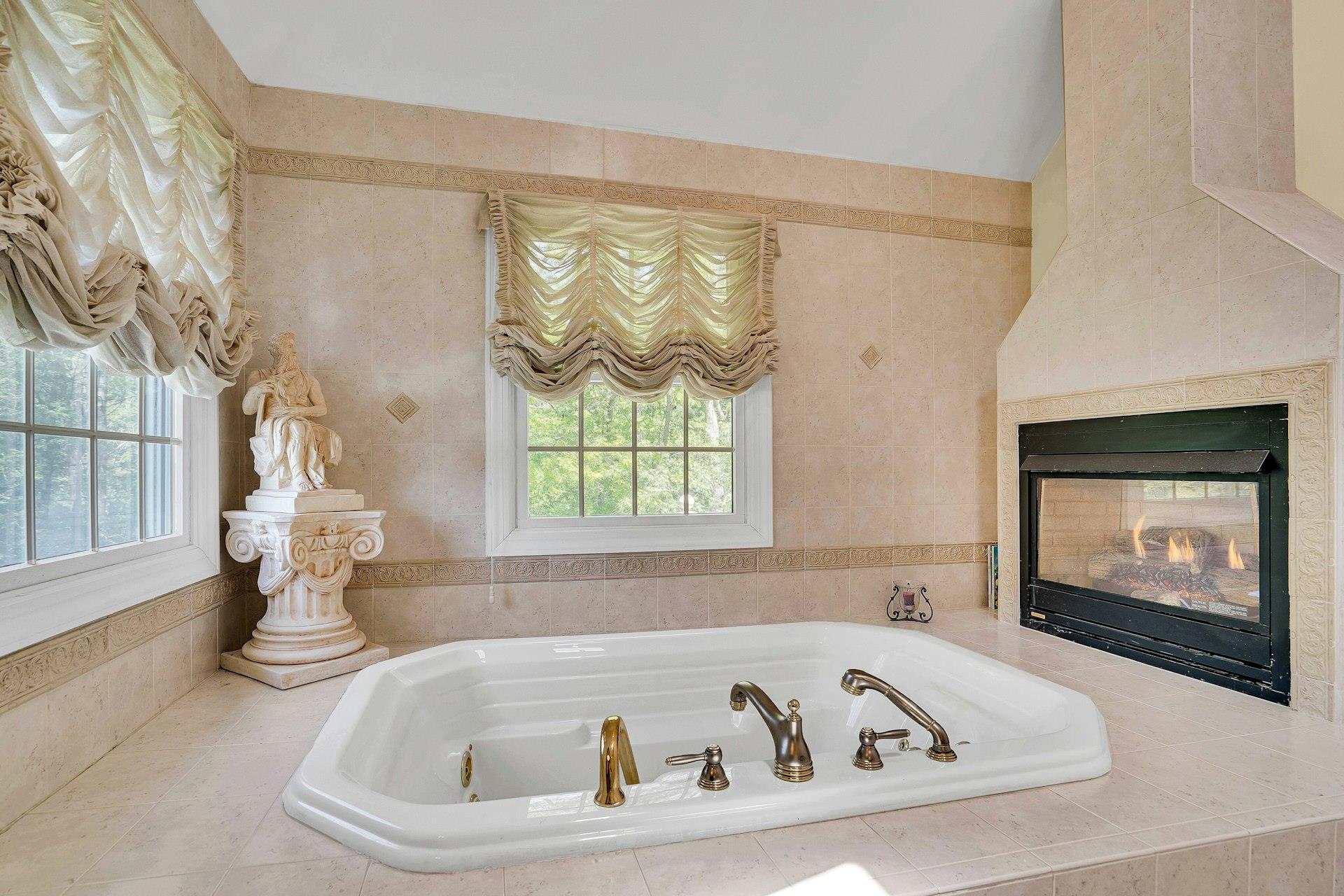 255 Seneca Avenue, Dix Hills, New York image 26