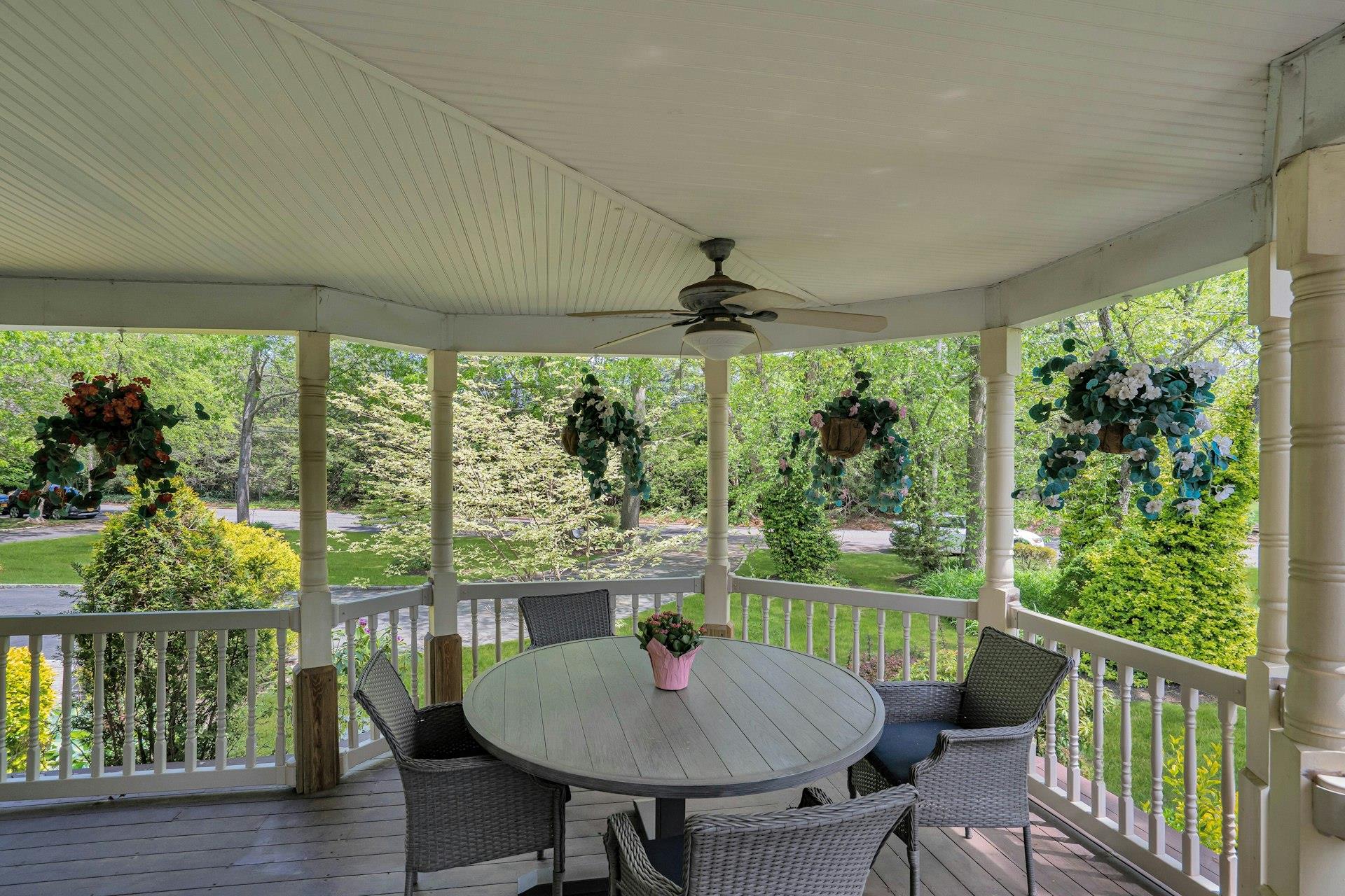 255 Seneca Avenue, Dix Hills, New York image 4