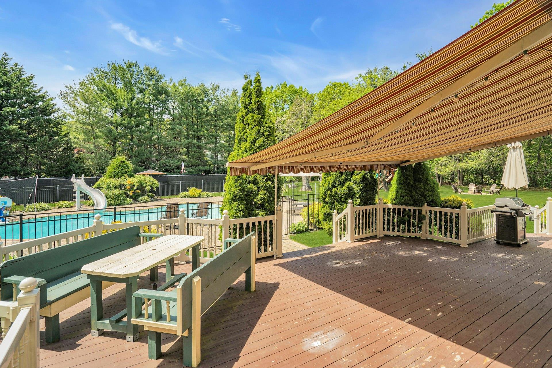 255 Seneca Avenue, Dix Hills, New York image 39