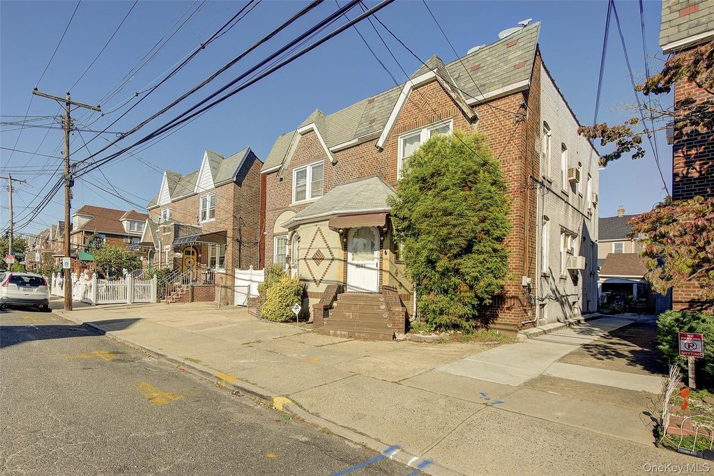 Photo of 9507 239 Street, Floral Park, NY 11001 (MLS # 923087)