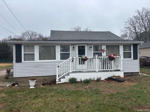 112 Priscilla Avenue Riverhead NY 11901