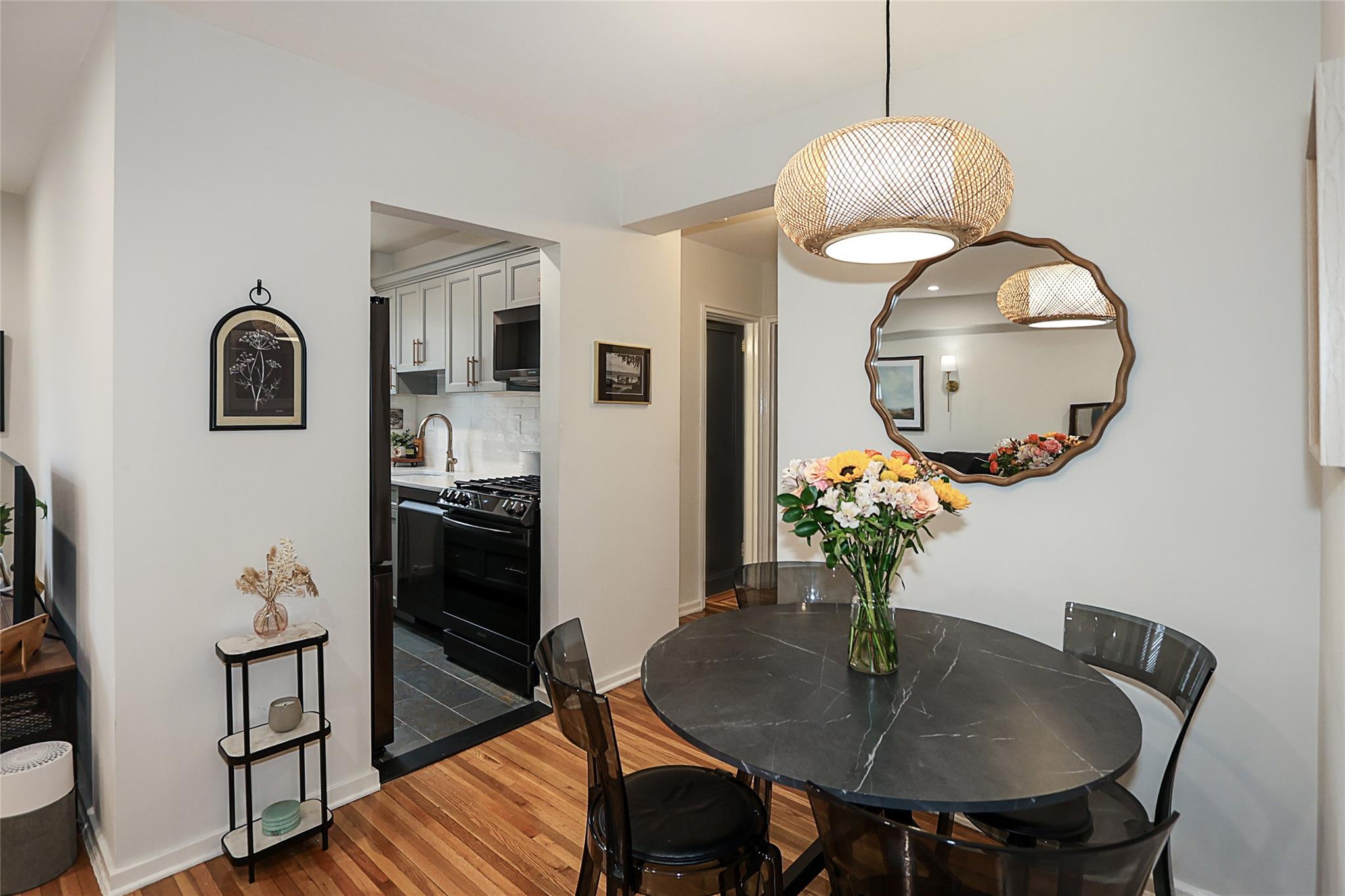 2 Edwards Street #3 B, Roslyn Heights, New York image 10