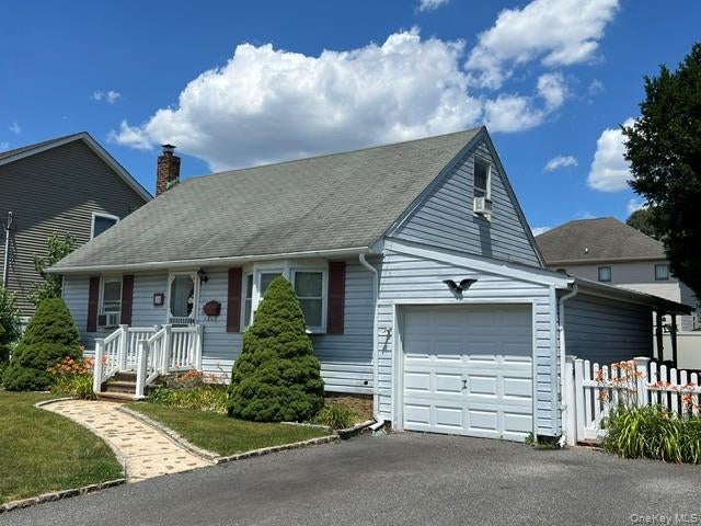 Photo of 18 Plymouth Road, Massapequa, NY 11758 (MLS # 1018854)