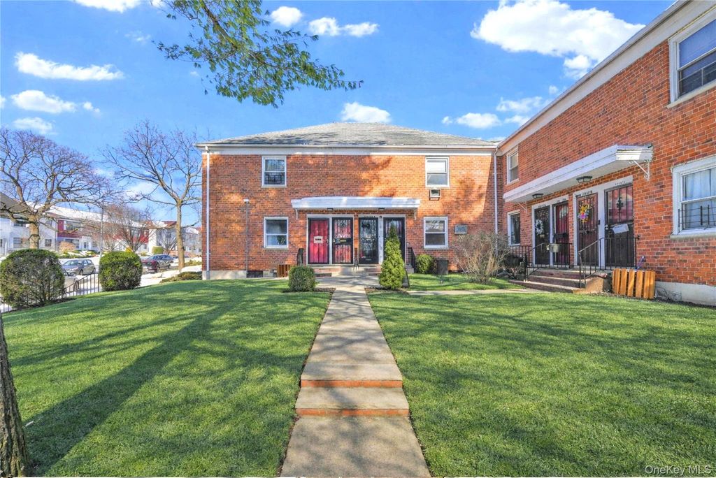 Photo of 138-01 Jewel Avenue #1A, Flushing, NY 11367 (MLS # 958222)