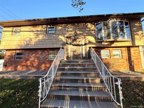 Photo of 1111 Franklin Avenue, North Valley Stream, NY 11580 (MLS # 1065111)