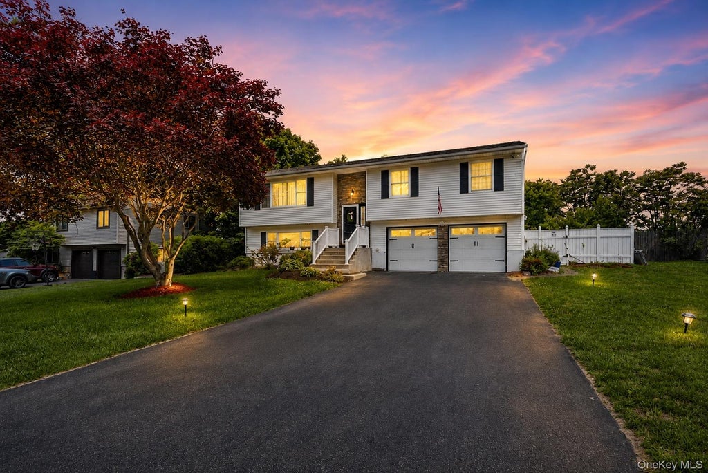 Photo of 15 Guernsey Drive, New Windsor, NY 12553 (MLS # 1014088)