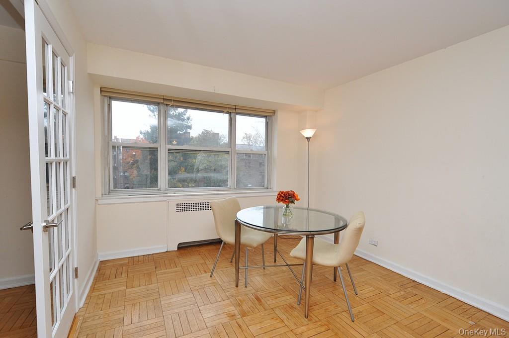 Scarsdale, New York 10583, United States, 1 Bedroom Bedrooms, ,1 BathroomBathrooms,Residential,Active,239614