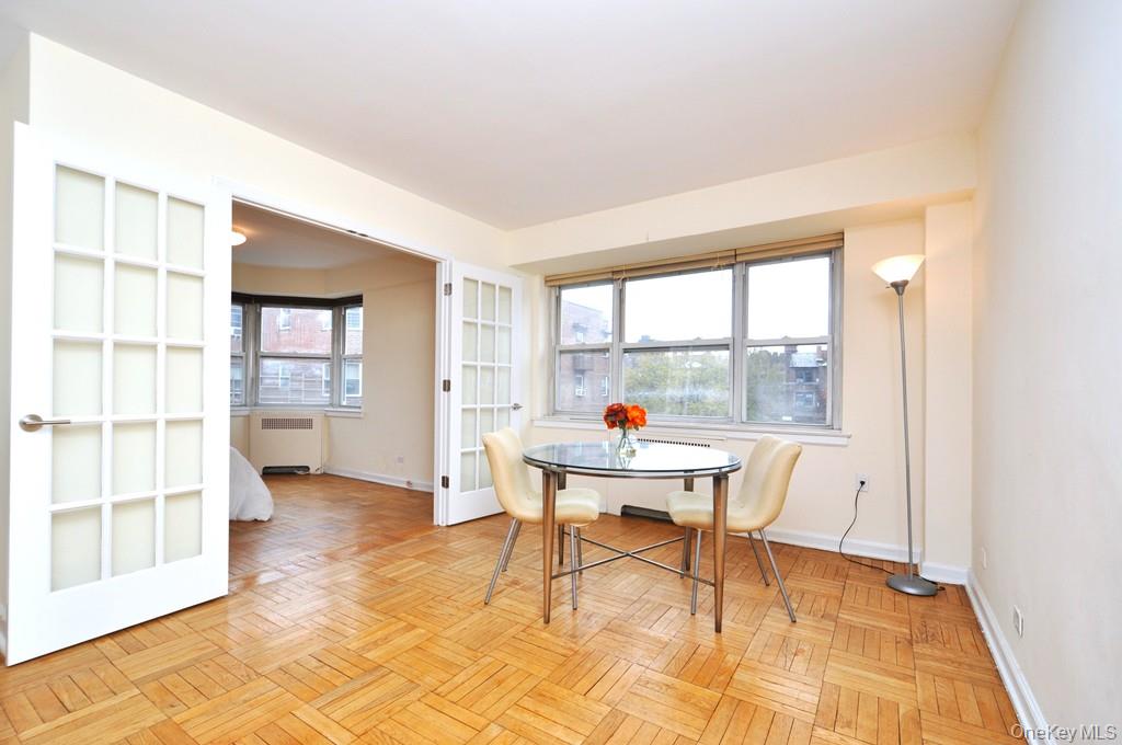 Scarsdale, New York 10583, United States, 1 Bedroom Bedrooms, ,1 BathroomBathrooms,Residential,Active,239614